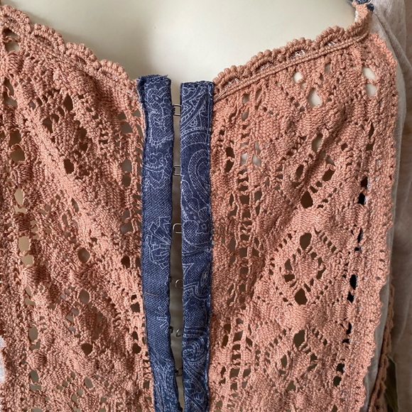 BKE Gimmicks Lace Cold Shoulder Open Back Henley boho women’s size S - Picture 7 of 15